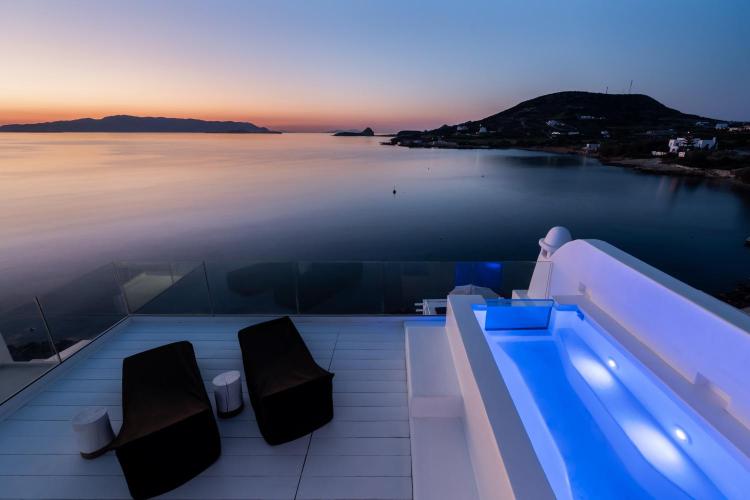 Captain Zeppos Suite e Villa Pollonia Milos suite