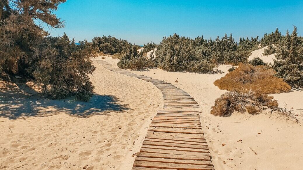 Simos Beach a Elafonissos, sabbia, sentiero