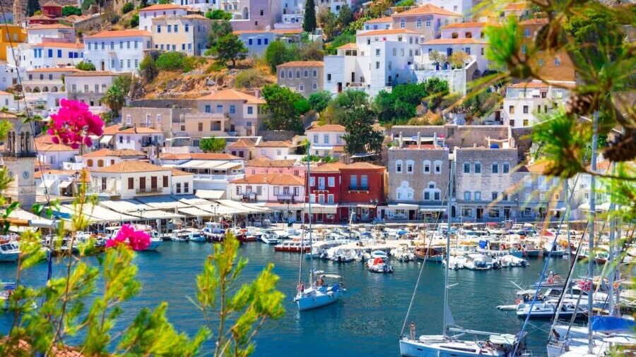 Idra porto e paese principale dell'isola