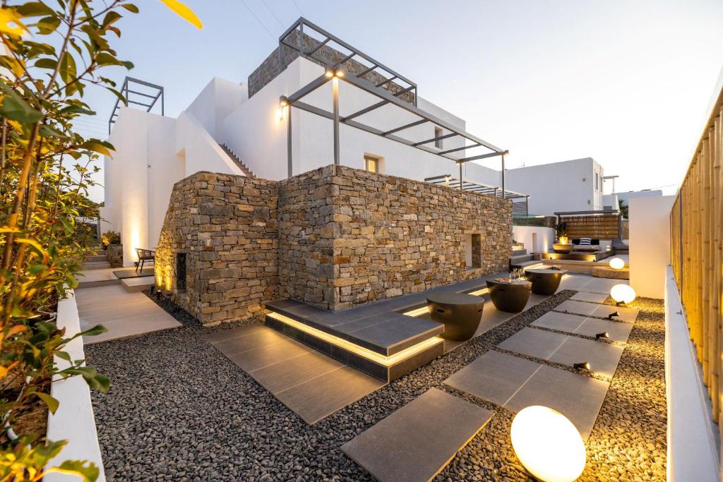 Esterno di Parion Opus a Naoussa, Paros