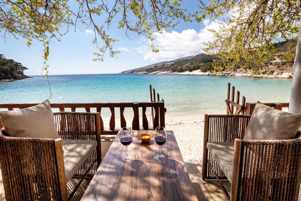 Vista su Aliki a Thassos da Beautiful Alice Luxury Suites