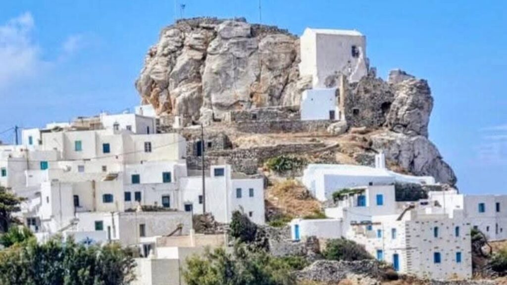 chora amorgos case bianche cicladi dove dormire