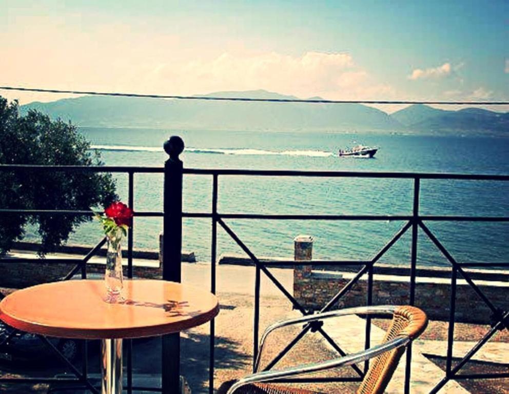 Studios Lihas vista mare evia