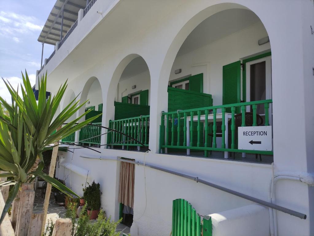 Paradise garden paros