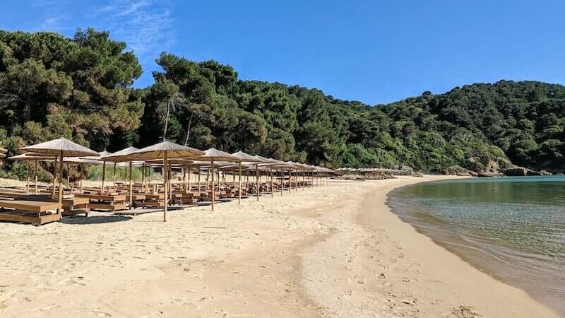 Banana Beach a Skiathos, spiaggia di sabbia